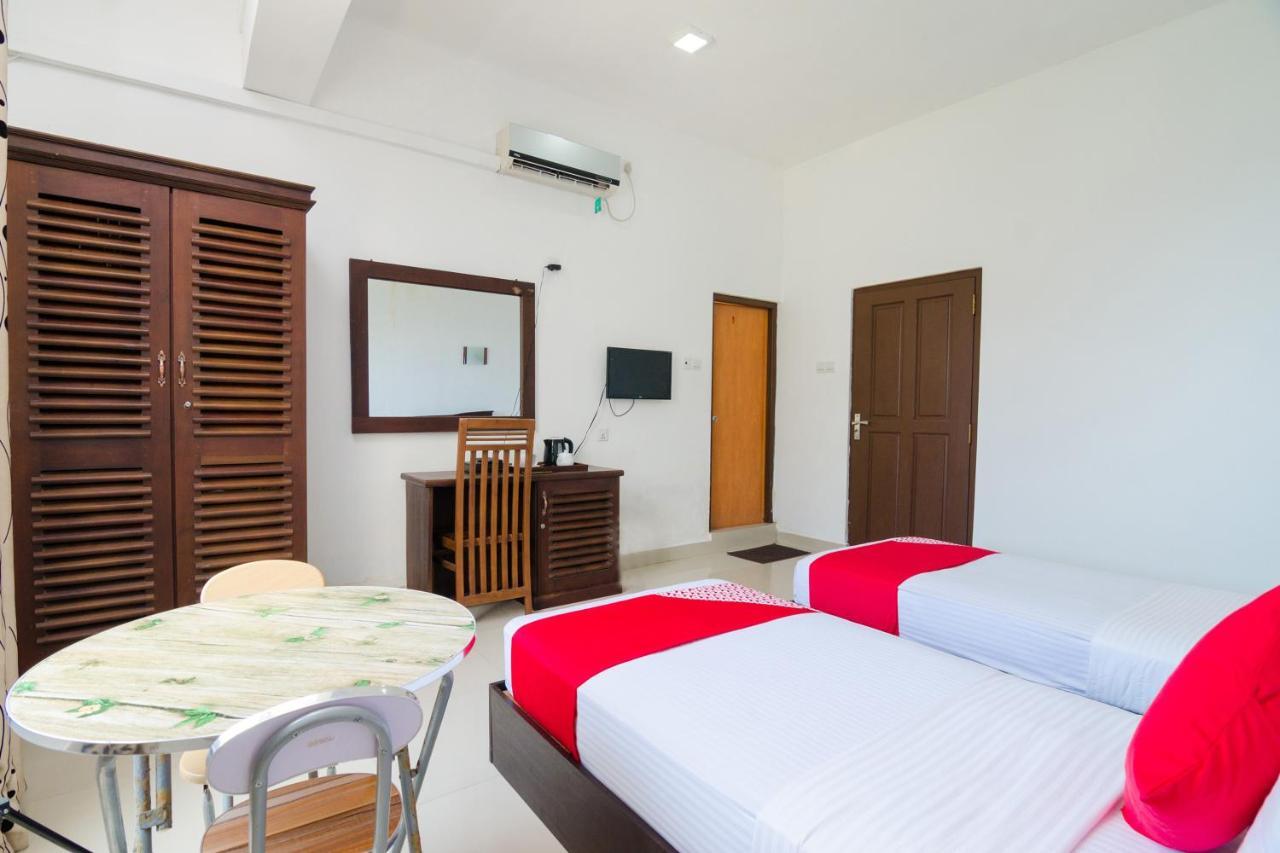 Coral Breeze Colombo Hotel ภายนอก รูปภาพ