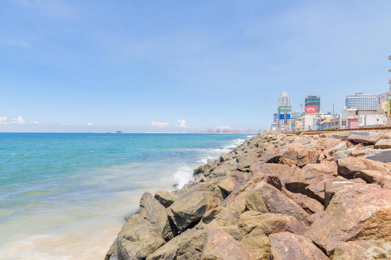 Coral Breeze Colombo Hotel ภายนอก รูปภาพ